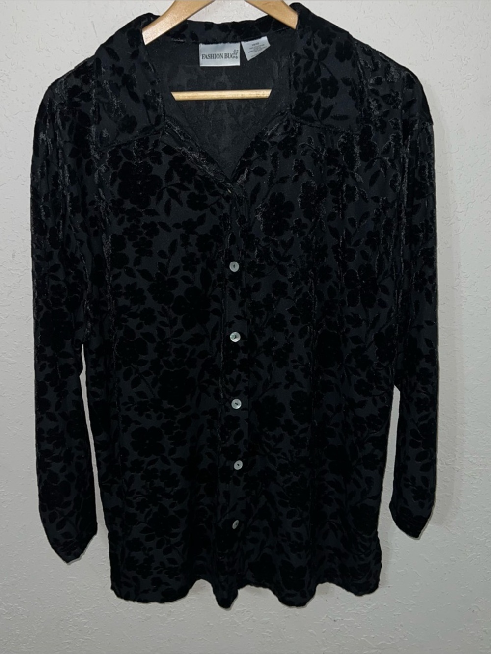 Fashion Bug Floral Velvet Burnout Button Up Shirt Black Size 18/20.
